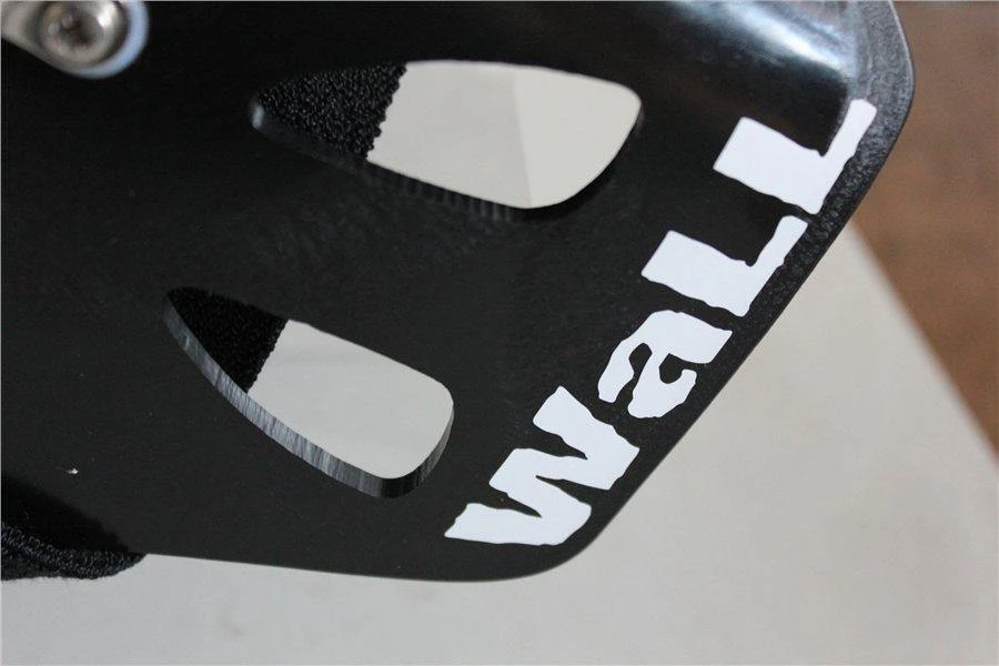 Wall Helmet Black 4 Wall Helmet Black - Image 2