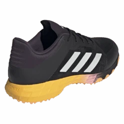 LUX 2.2s Black (2024) 21 LUX 2.2s Black (2024) -Hockeycentre ID6128 7 FOOTWEAR Photography BackLateralTopView white