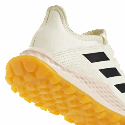Hockey Youngstar Ivory (2024) -Hockeycentre IG2040 8 FOOTWEAR Photography DetailView1 white